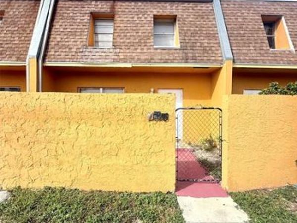 2625 NW 60th Way, Sunrise, FL 33313