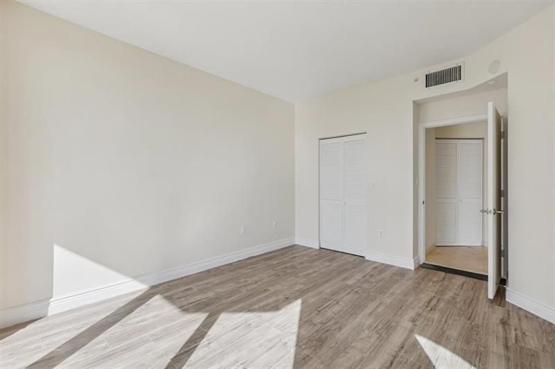 7330 Ocean Terrace, Unit LPH-C, Miami Beach, FL 33141 Photo