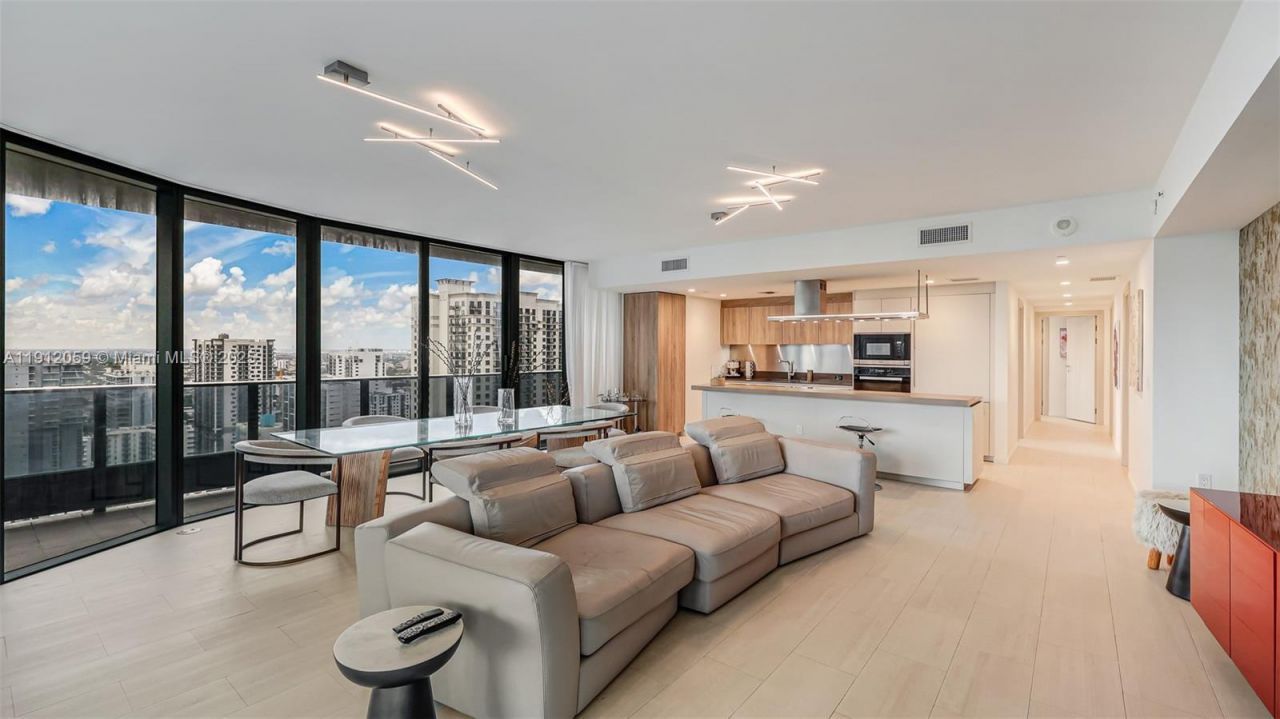 1000 Brickell Plz, Unit 3002, Miami, FL 33131 Photo