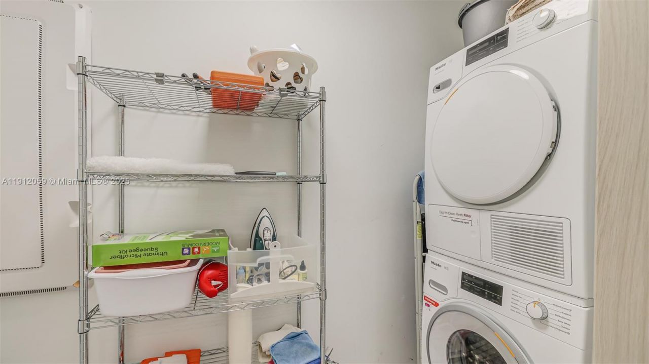 1000 Brickell Plz, Unit 3002, Miami, FL 33131 Photo