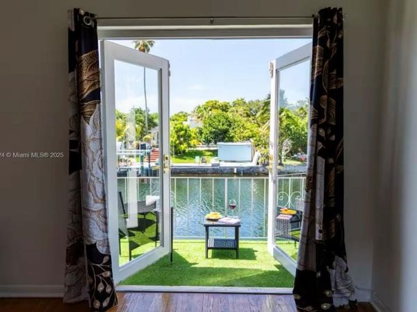 1949 NE 123rd St, North Miami, FL 33181