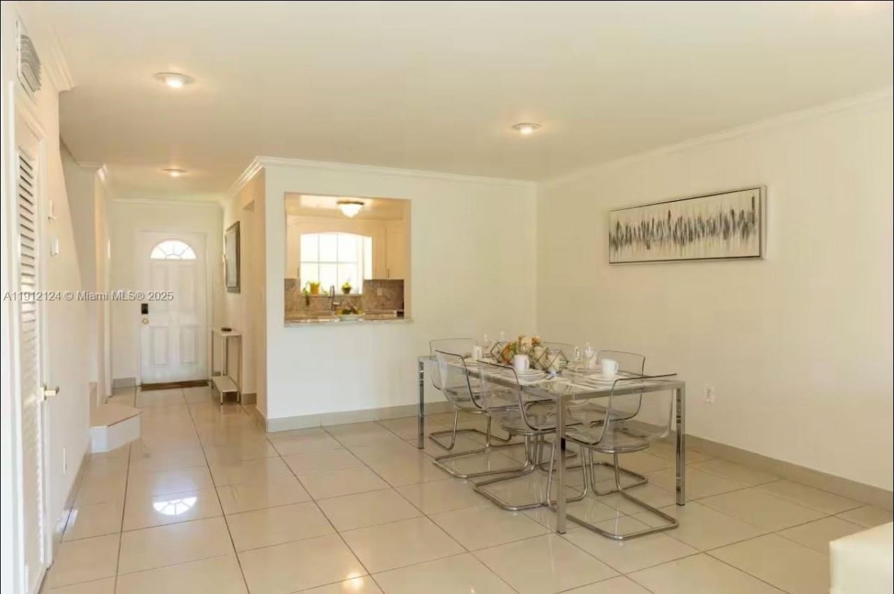 1949 NE 123rd St, North Miami, FL 33181 Photo