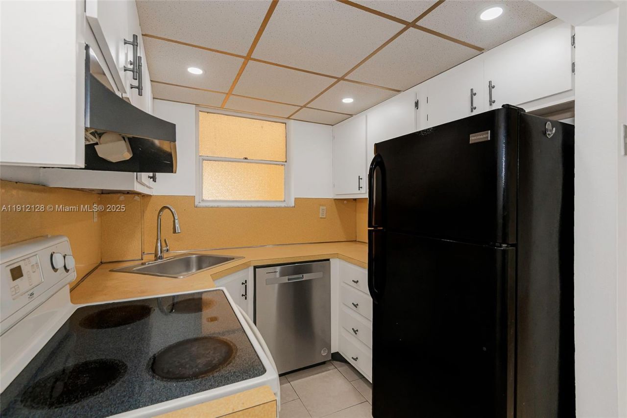 1975 NE 135th St, Unit 3B, North Miami, FL 33181 Photo