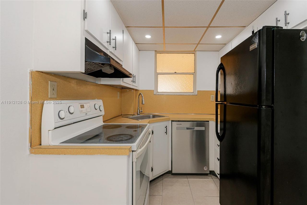 1975 NE 135th St, Unit 3B, North Miami, FL 33181 Photo