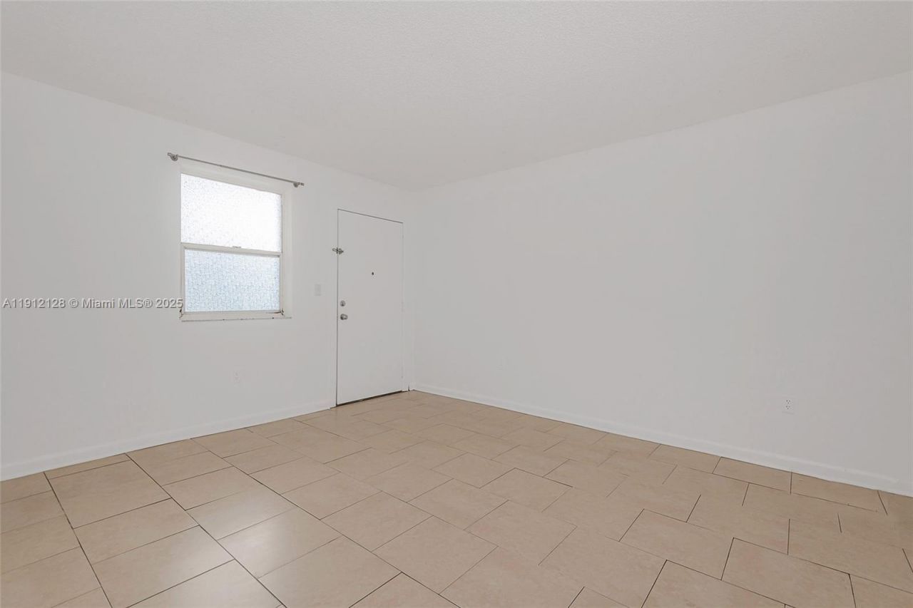 1975 NE 135th St, Unit 3B, North Miami, FL 33181 Photo