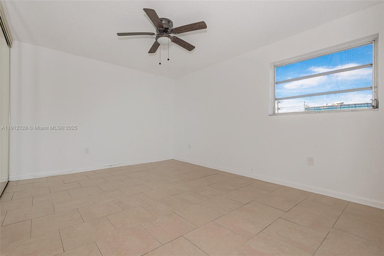 1975 NE 135th St, Unit 3B, North Miami, FL 33181 Photo