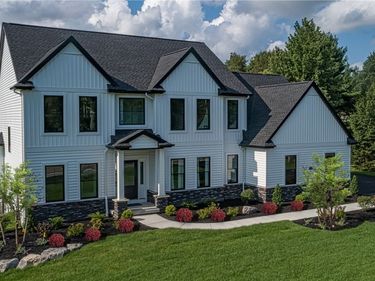 7424 Jewett Holmwood Road, Orchard Park, NY 14127