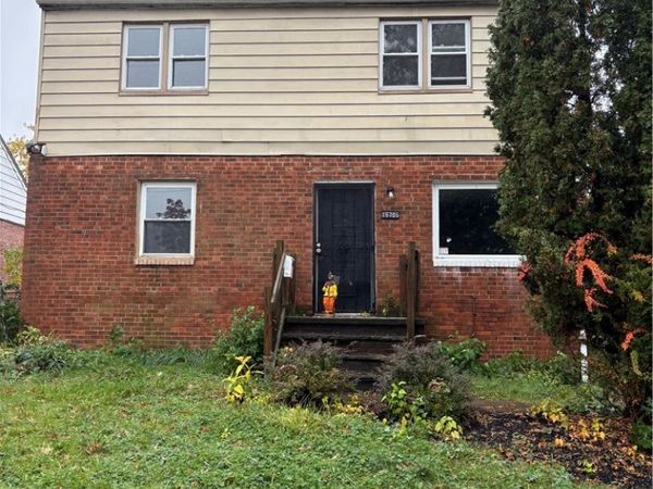 16706 Palda Drive, Cleveland, OH 44128