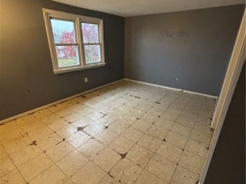 16706 Palda Drive, Cleveland, OH 44128 Photo 24