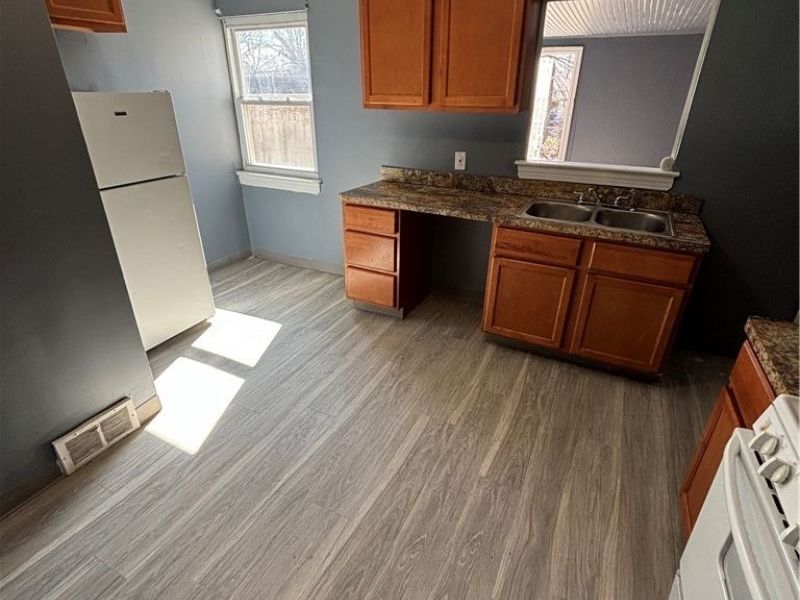 16706 Palda Drive, Cleveland, OH 44128 Photo 4