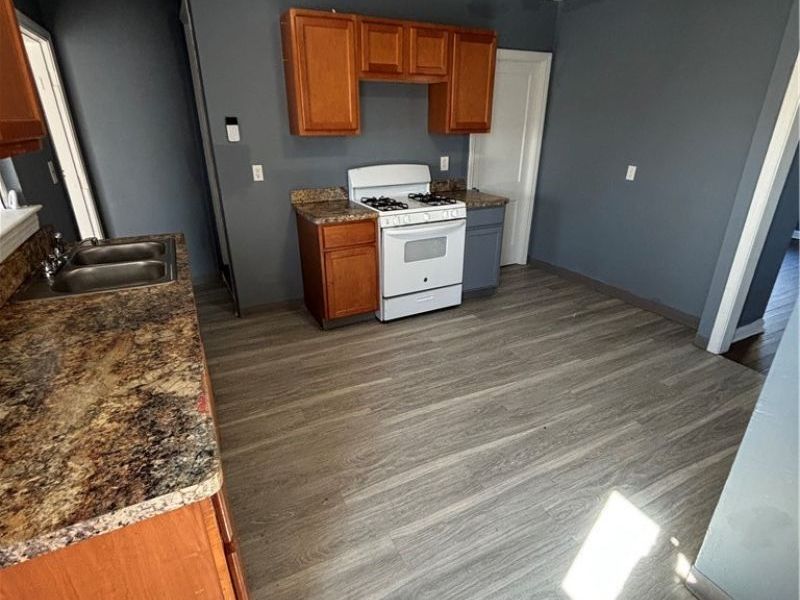 16706 Palda Drive, Cleveland, OH 44128 Photo 5