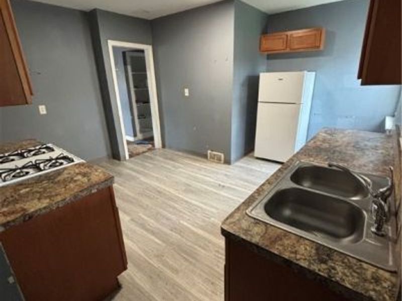 16706 Palda Drive, Cleveland, OH 44128 Photo 9