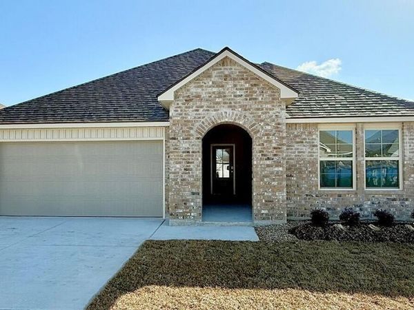 103 Lake Oak Drive, Lafayette, LA 70507