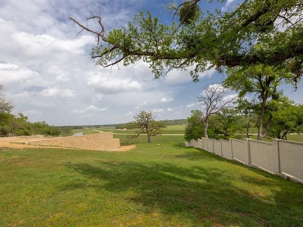 225 Clementine Court , Fort Worth, TX 76114