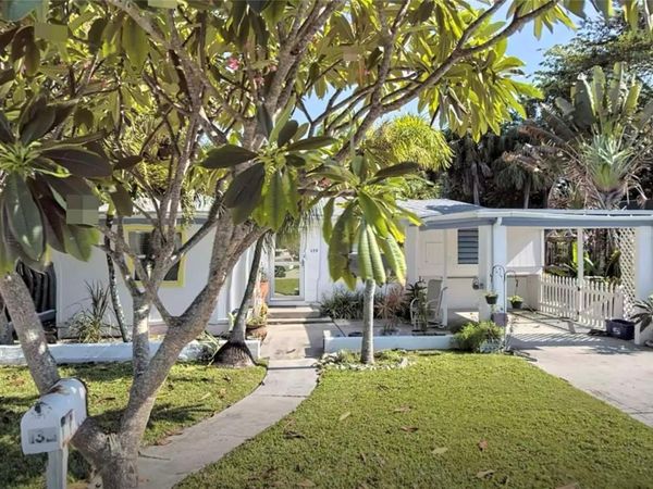 135 143RD AVENUE E, MADEIRA BEACH, FL 33708