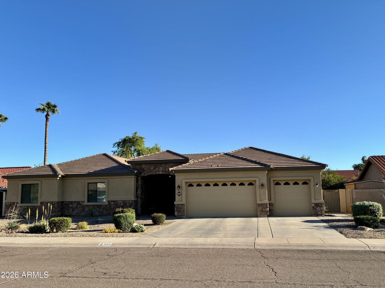 929 E Derby Drive, Tempe, AZ 85284 Main Photo