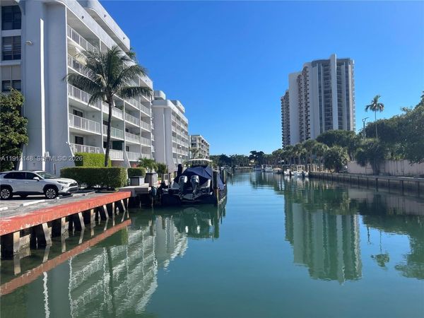 1650 NE 115th St, Unit 311, Miami, FL 33181
