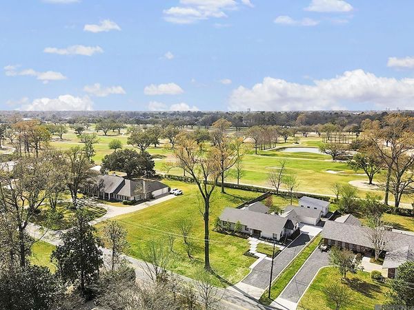 2630 Fairway Dr, Baton Rouge, LA 70809