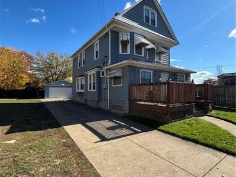 4017 E 54th Street, Newburgh Heights, OH 44105 Photo 3