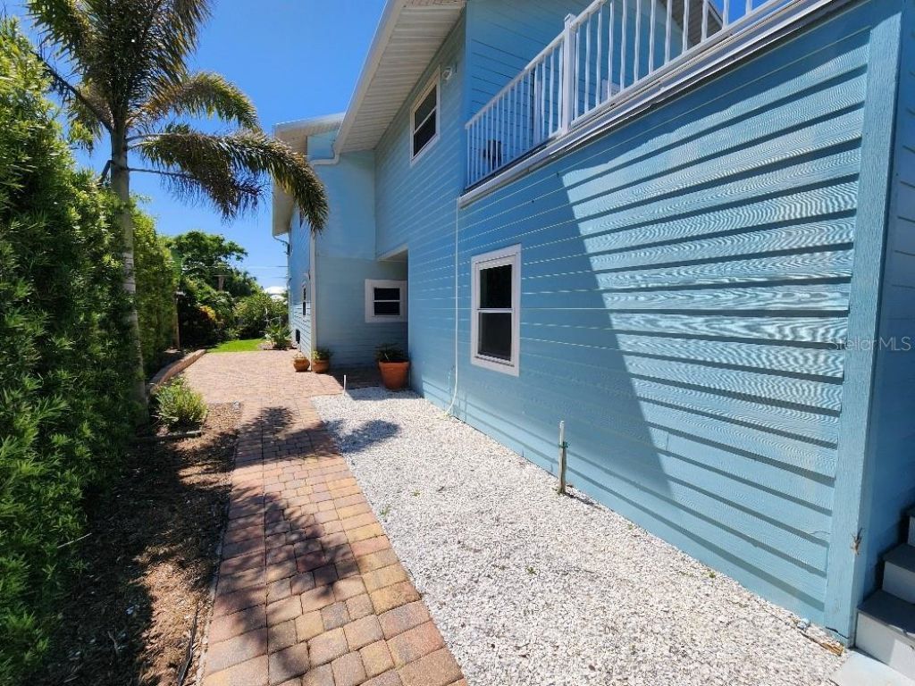 110 Surf Street, New Smyrna Beach, FL 32169 Photo