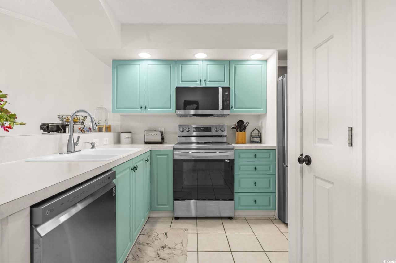 4405 Eastport Blvd. Photo 8