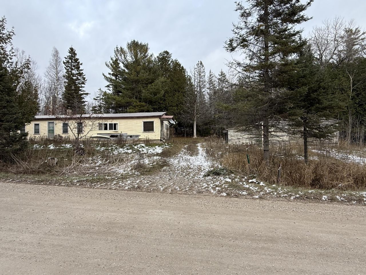 1272 N Blindline Rd, Cedarville, MI 49719 Main Photo