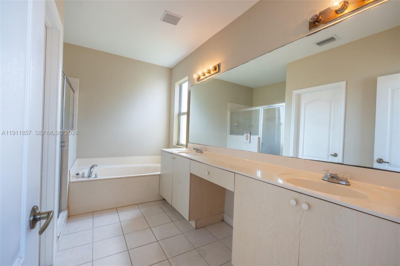 1770 NE 37th Pl, Homestead, FL 33033 Photo