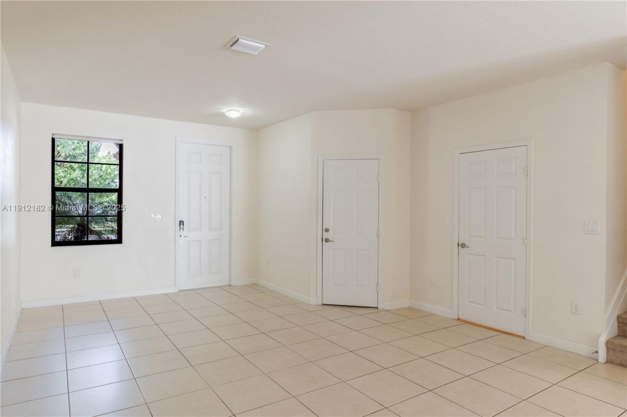 9045 W 33rd Ave, Unit 9045, Hialeah, FL 33018 Photo