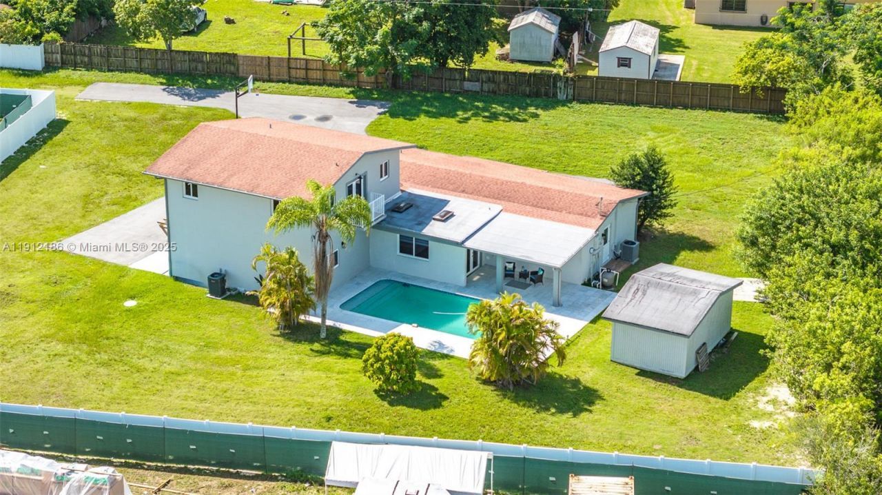 19450 SW 125th Ave, Miami, FL 33177 Photo