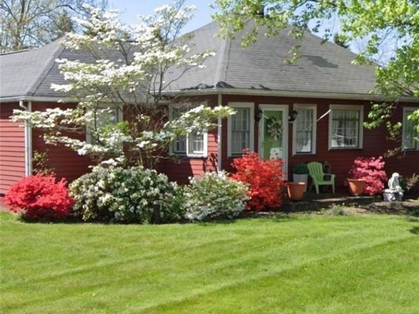 215 Lake Avenue NE, Hartville, OH 44632