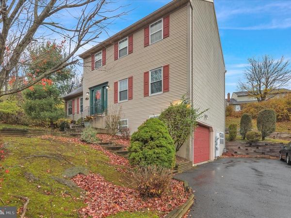 1189 CEDAR TOP ROAD, READING, PA 19607
