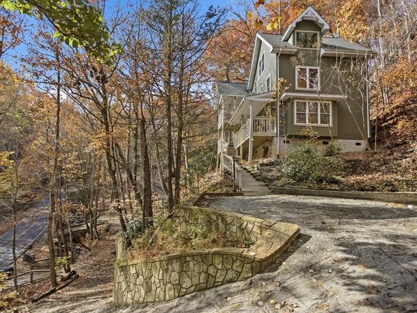 1110 Ski Mtn Rd, Gatlinburg, TN 37738