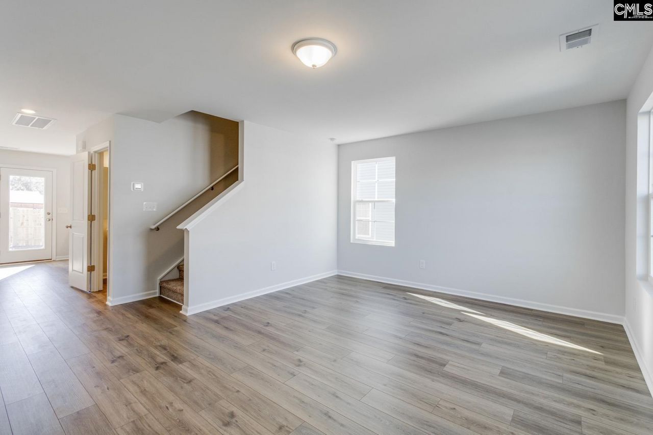 1080 Astoria Drive Photo 4