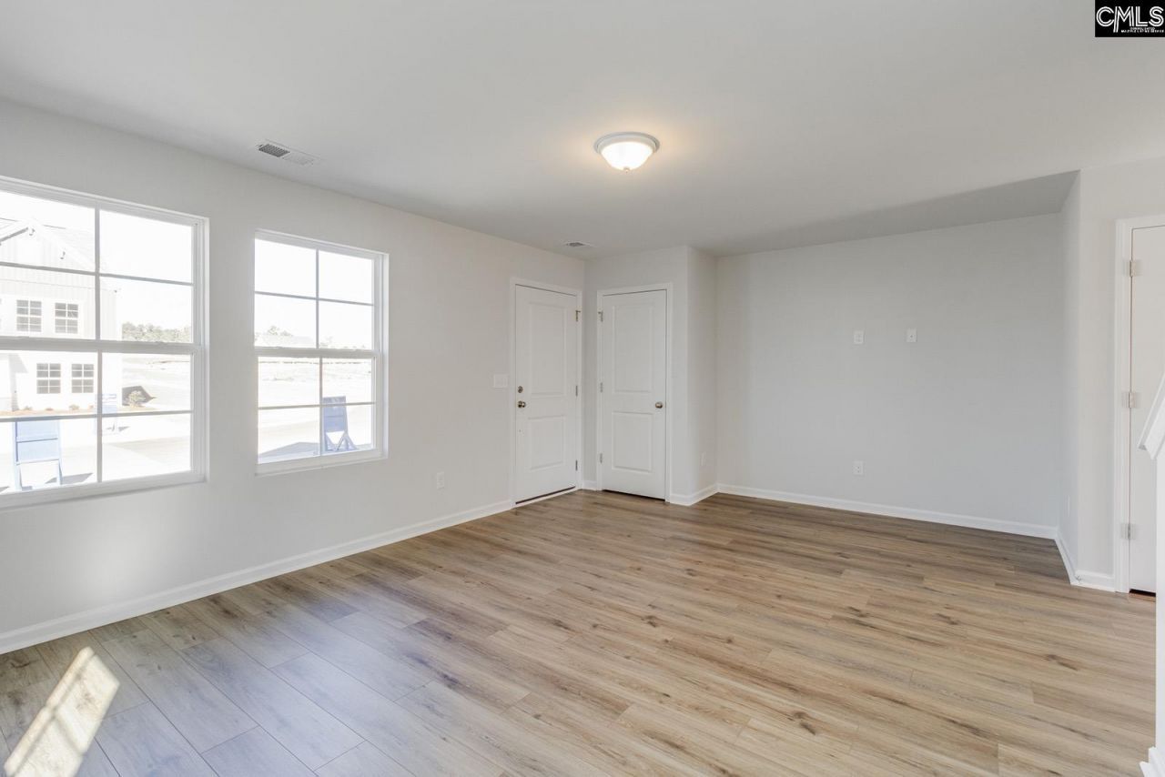 1080 Astoria Drive Photo 6