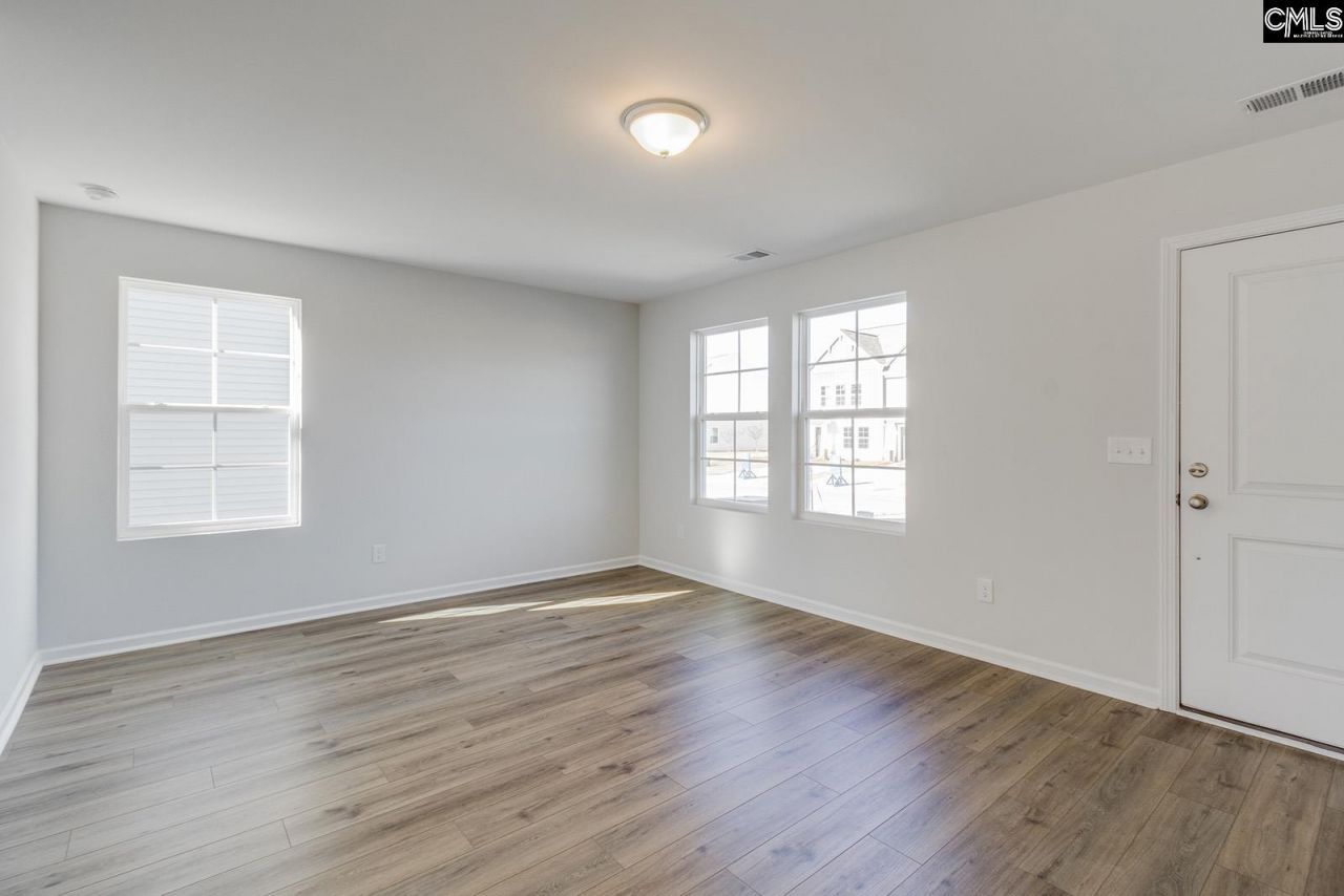 1080 Astoria Drive Photo 7