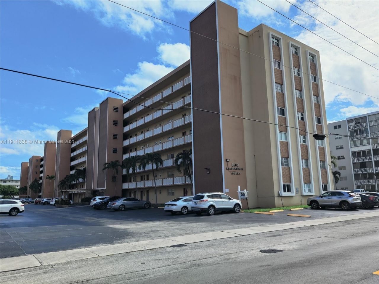 500 NE 12th Ave, Unit 102, Hallandale Beach, FL 33009 Photo