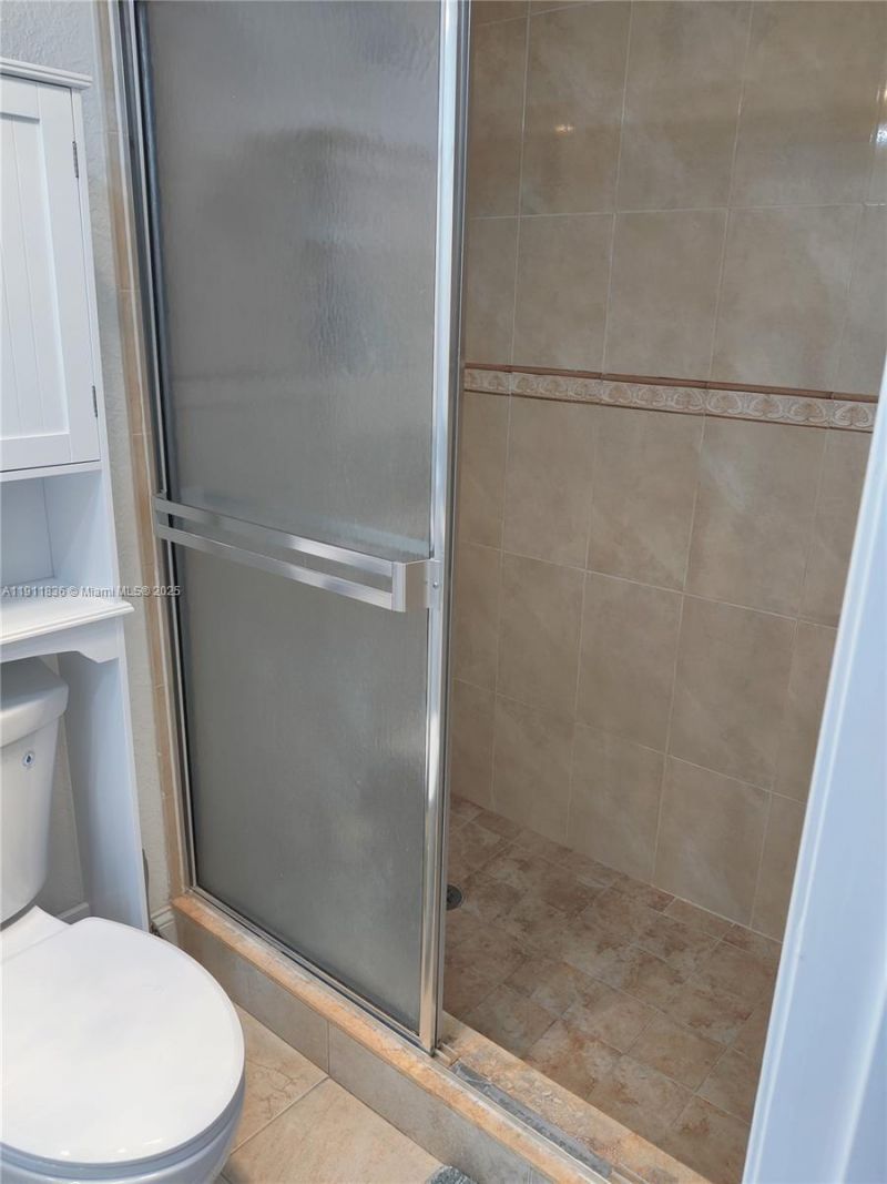 500 NE 12th Ave, Unit 102, Hallandale Beach, FL 33009 Photo