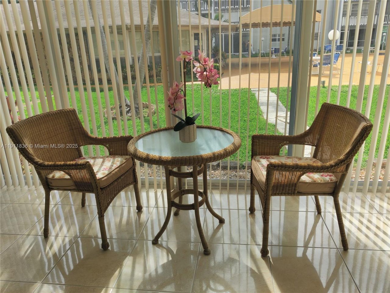 500 NE 12th Ave, Unit 102, Hallandale Beach, FL 33009 Photo