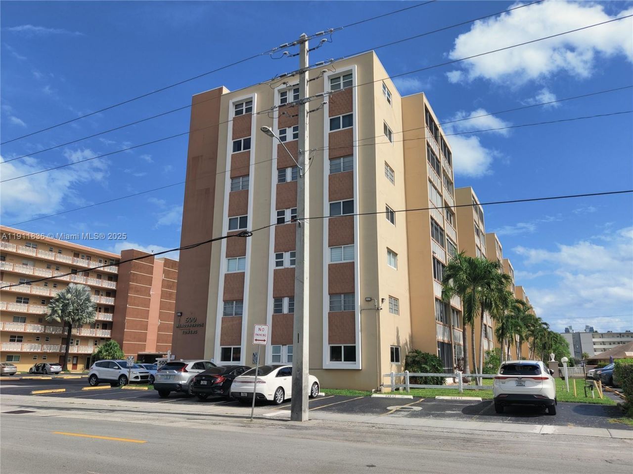 500 NE 12th Ave, Unit 102, Hallandale Beach, FL 33009 Photo