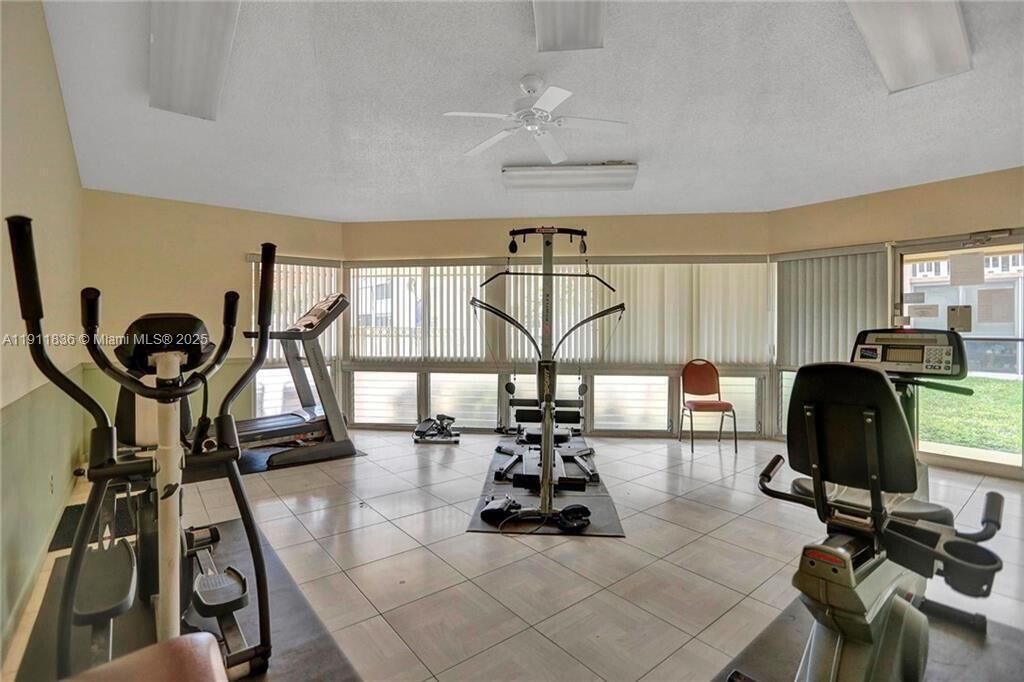 500 NE 12th Ave, Unit 102, Hallandale Beach, FL 33009 Photo