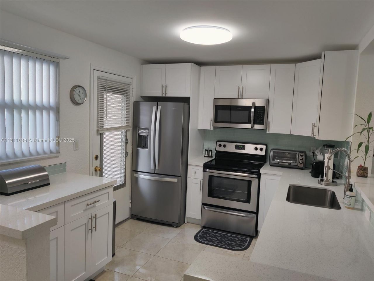 500 NE 12th Ave, Unit 102, Hallandale Beach, FL 33009 Photo