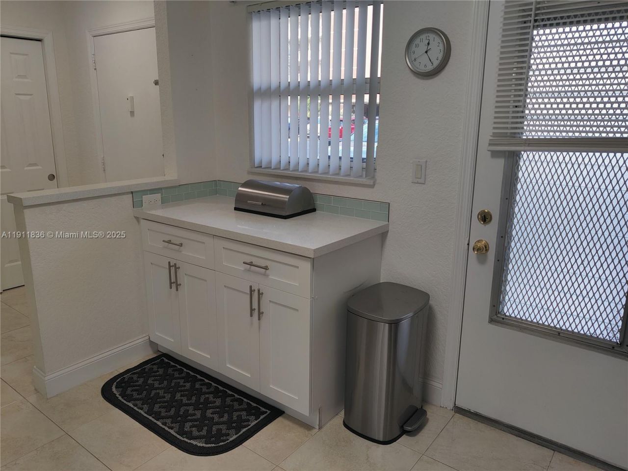 500 NE 12th Ave, Unit 102, Hallandale Beach, FL 33009 Photo