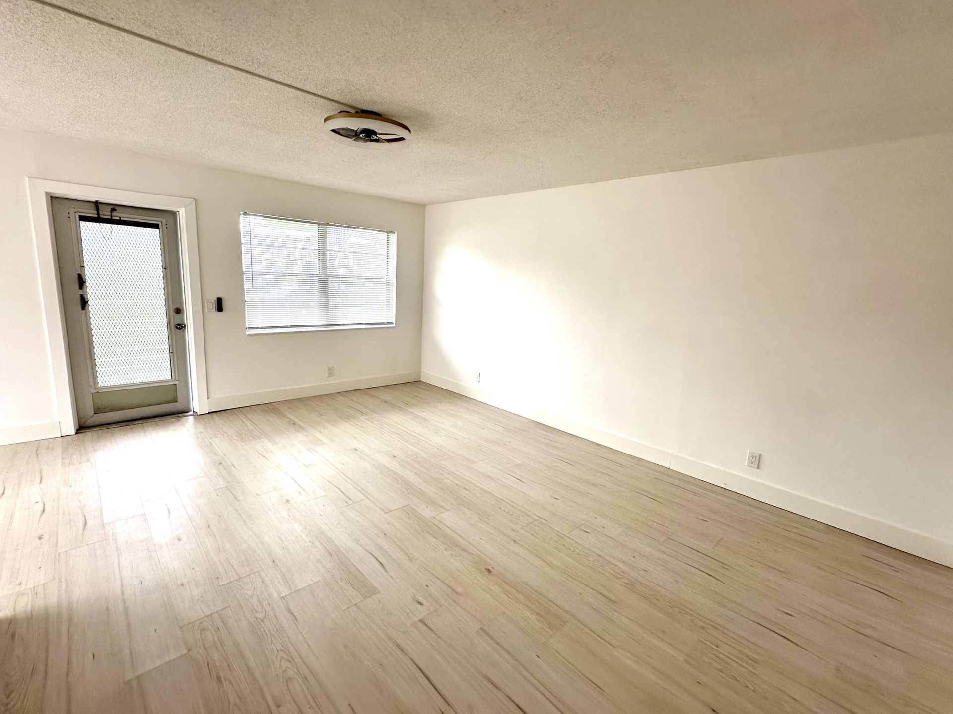 121 Sheffield F, West Palm Beach, FL 33417 Photo