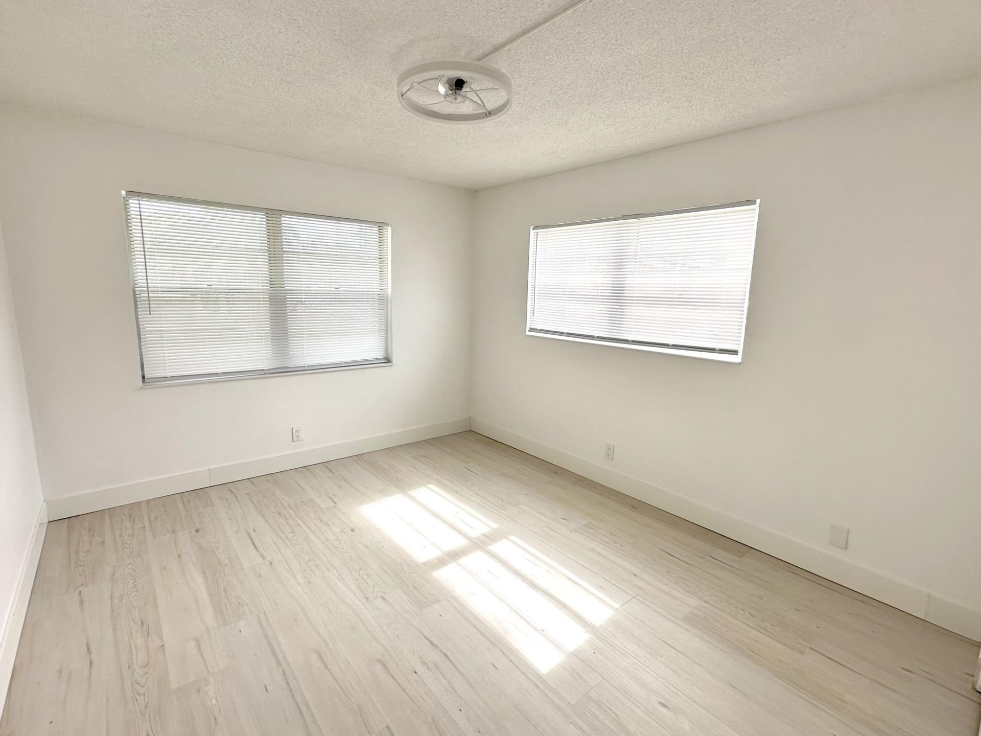 121 Sheffield F, West Palm Beach, FL 33417 Photo