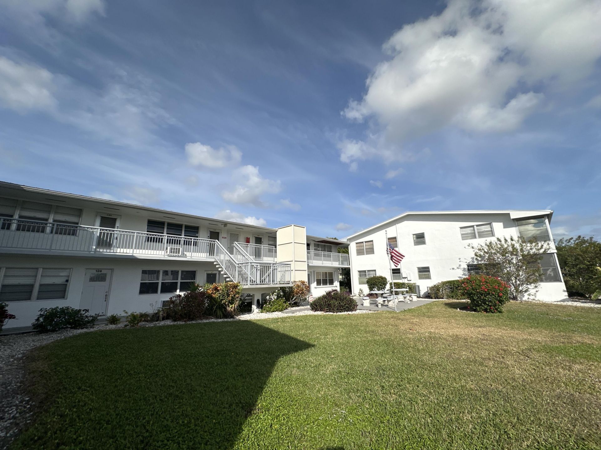 121 Sheffield F, West Palm Beach, FL 33417 Photo