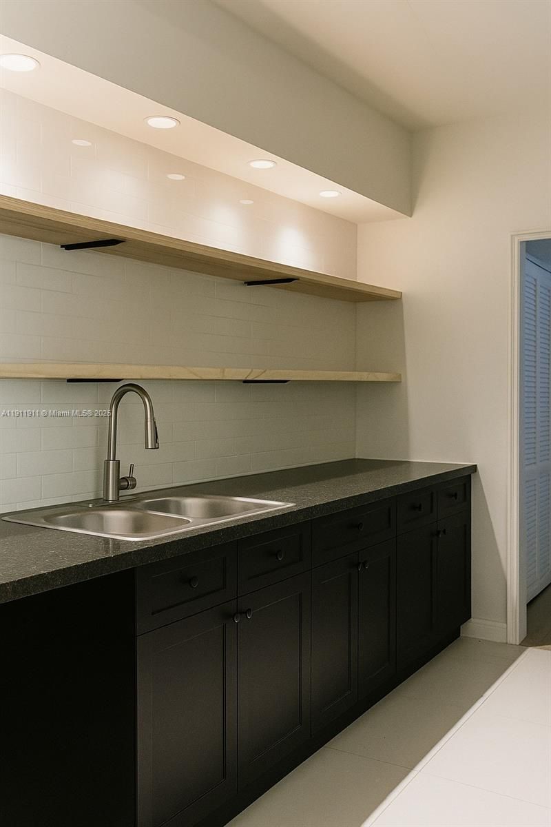 910 Bay Dr, Unit 29, Miami Beach, FL 33141 Photo