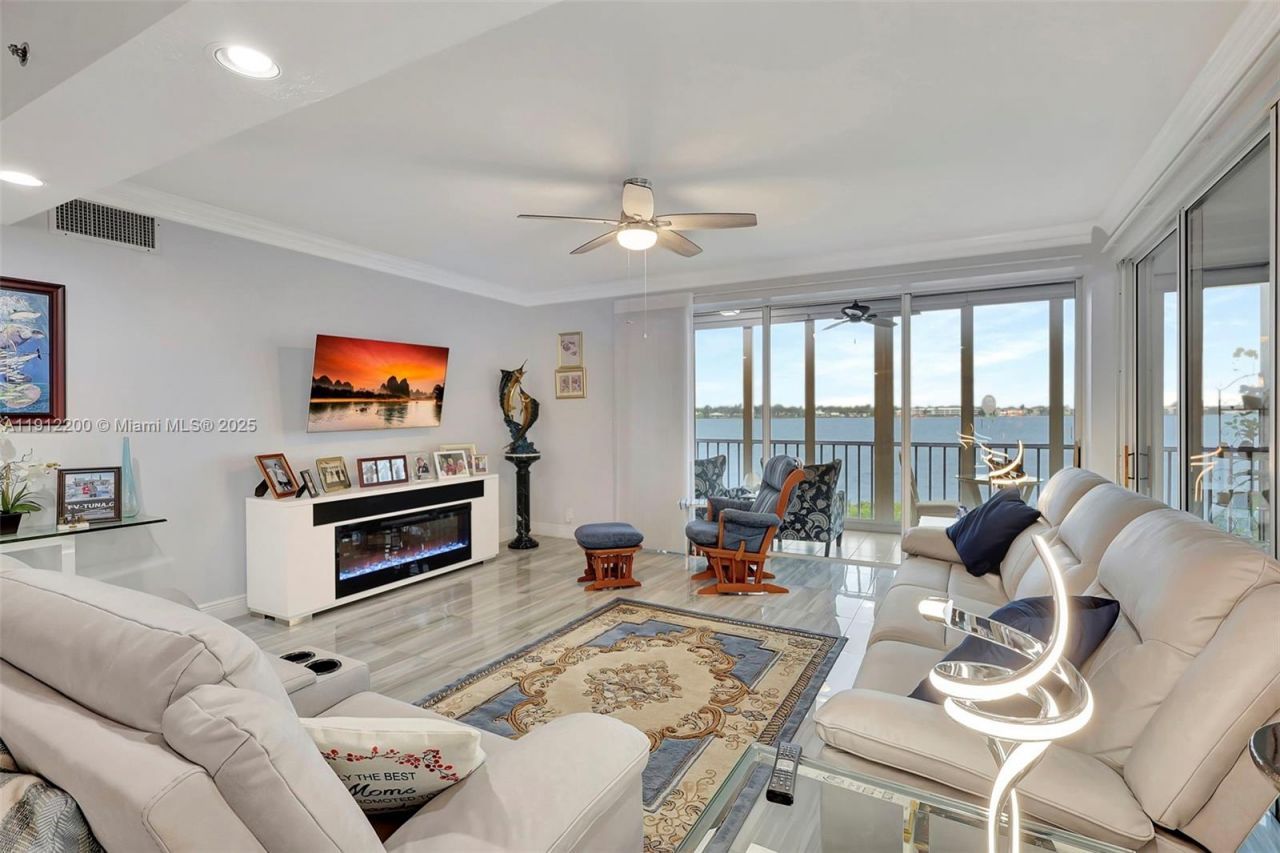 1140 SW Chapman Way, Unit 401, Palm City, FL 34990 Photo