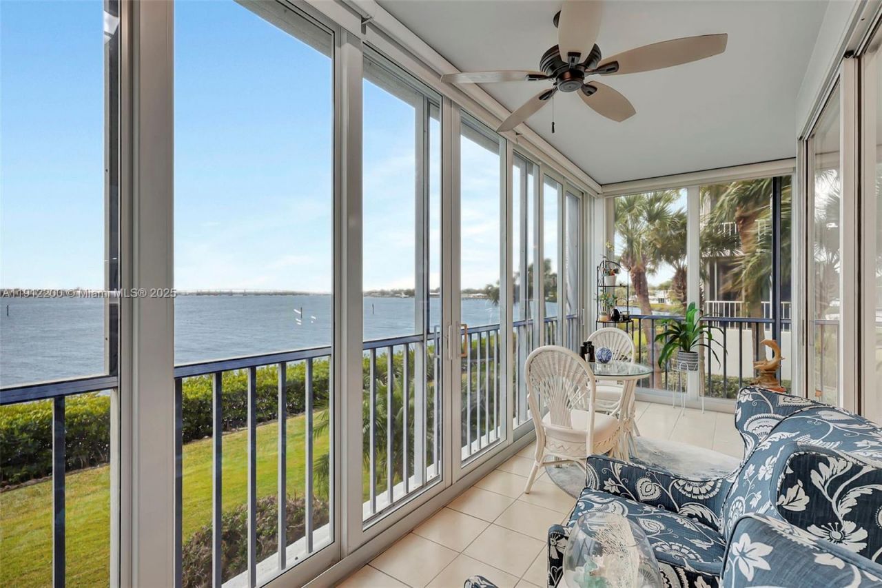 1140 SW Chapman Way, Unit 401, Palm City, FL 34990 Photo