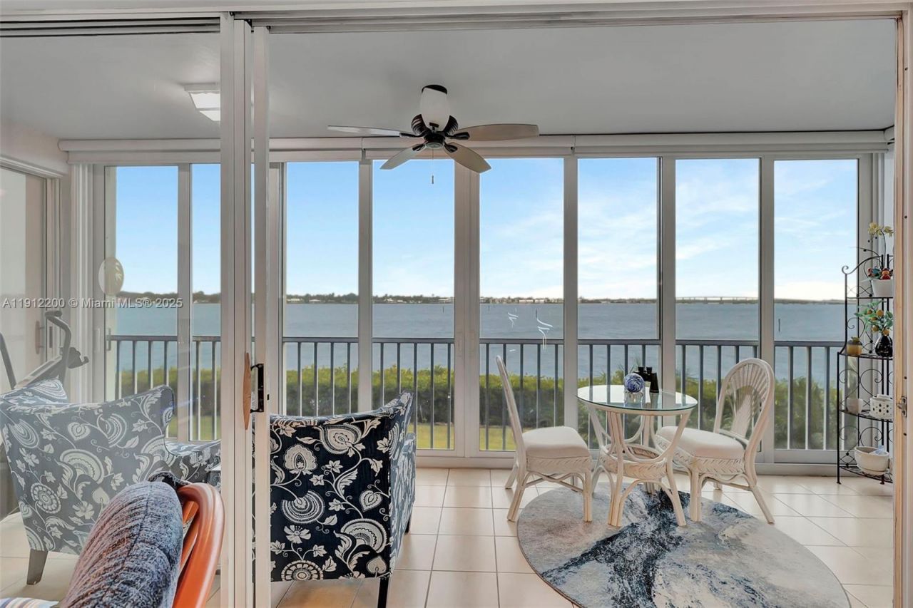 1140 SW Chapman Way, Unit 401, Palm City, FL 34990 Photo