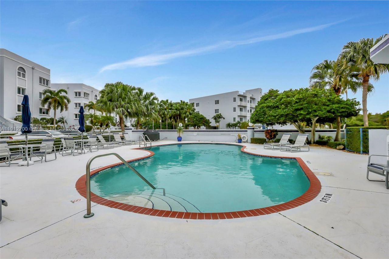 1140 SW Chapman Way, Unit 401, Palm City, FL 34990 Photo